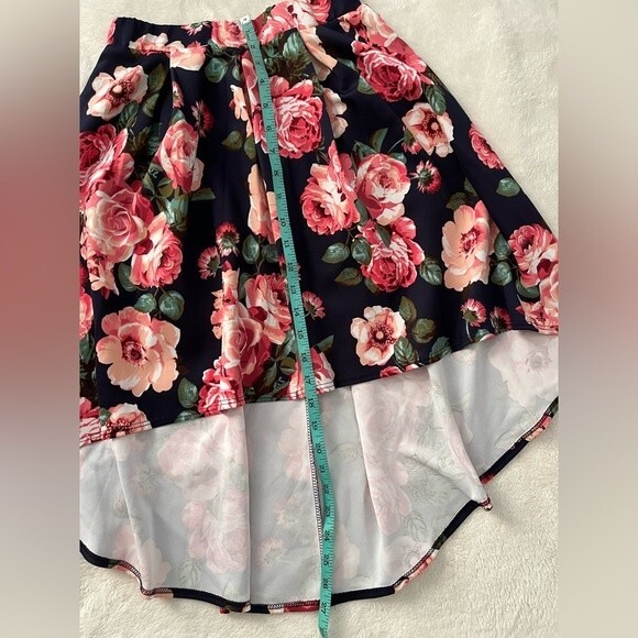 Floral asymmetrical skirt - Picture 4 of 9